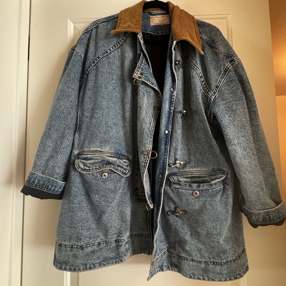 Free People WE THE FREE barn coat jacket 

Blue Denim Coat with Brown Collar